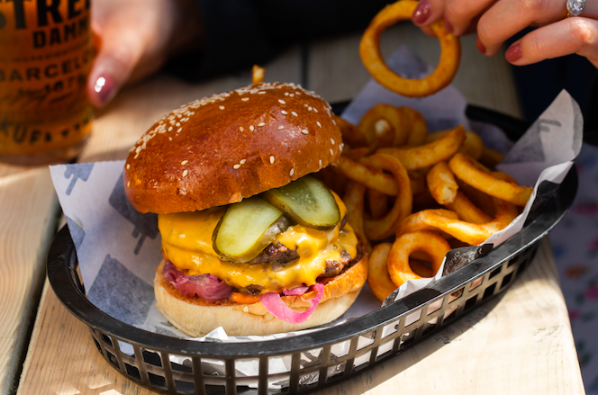 Shack Saturdays, nothing beats 'em 🍔 When the sun comes out, you gotta get those buns out 🍔 😛 Where are you getting yours in this bank holiday weekend? 🍻 #BurgerShack #myBSlife #BankHoliday