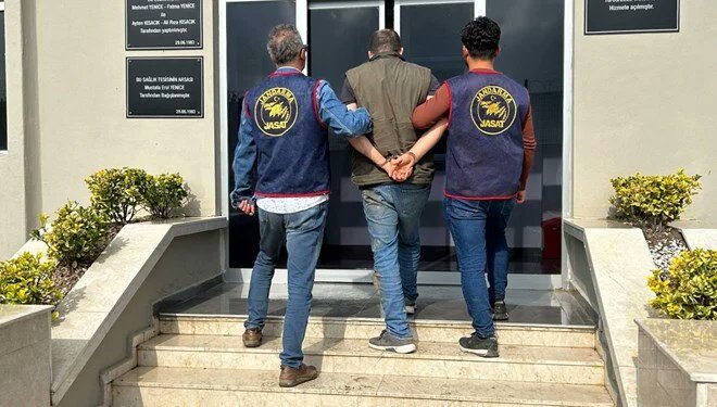 Adana'da 11 firari hükümlü yakalandı kucuksaat.com/adanada-11-fir…