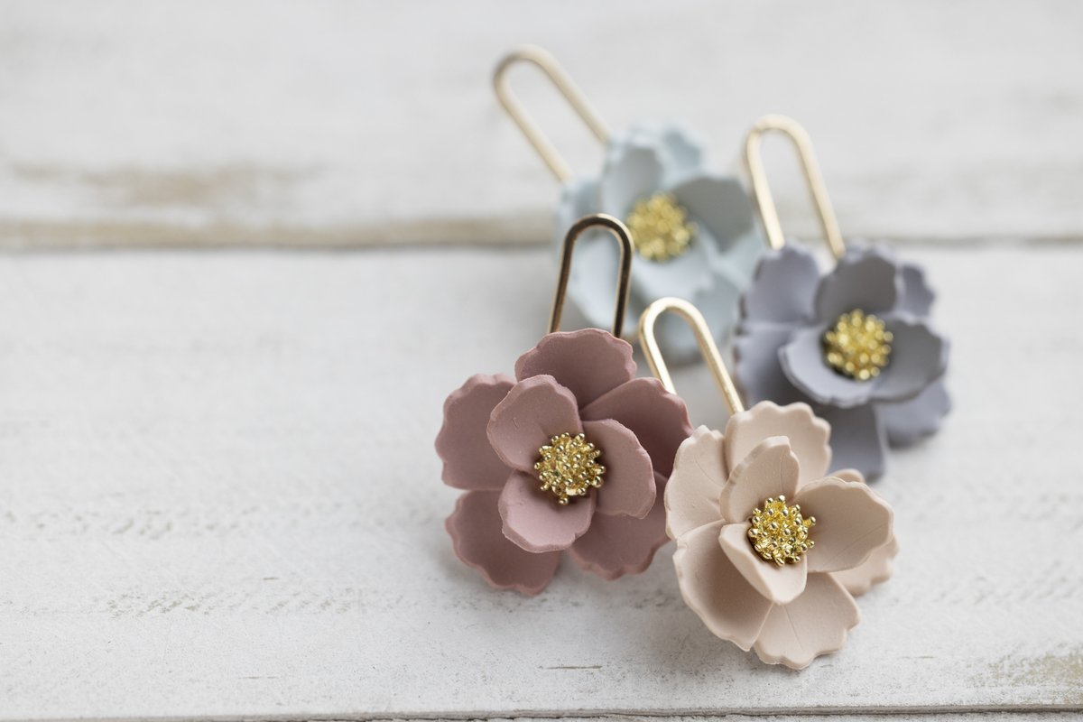 Floral Statement dangles are one of my newest favs
craftedfromfaith.com/products/flora…
#craftedfromfaith #clayearrings #clayartist #lancasterartisan #polymerclayearrings #smallbiz #shopsmall