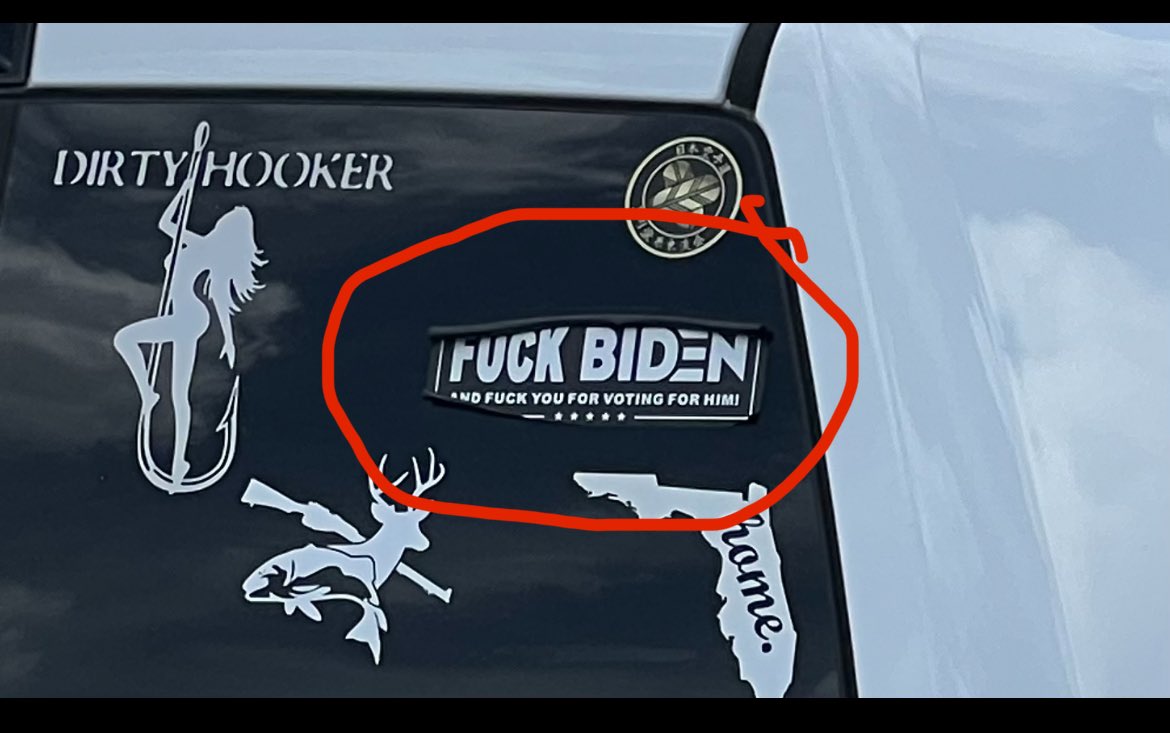 In Deutschland und mit Scholz statt Biden hätte der gute Fahrer jetzt wohl eine Anzeige wegen Beleidigung und am besten noch Delegitimierung des Staates an der Backe. 

Hier in Florida kümmert es keine Socke. 😎 #Meinungsfreiheit