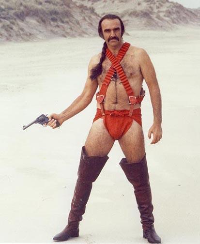 Geçtiğimiz günlerde Halkalı'da 127.'si düzenlenen Uluslararası Kurweil Kostüm partisinde Sururi abinin giydiği kostümü görünce partideki herkes gibi bende çok şaşırdım taki bugün Sean Connery'nin oynadığı 1974 yapımı bilim kurgu filmi 'Zardoz'u izleyene kadar.