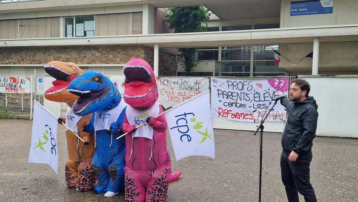 En soutien ce matin aux enseignants et personnels de l'éducation nationale à #MitryMory !
La casse de l'école organisée par Macron, Blanquette, Attal... ne passera pas !
On veut des moyens et des humains !