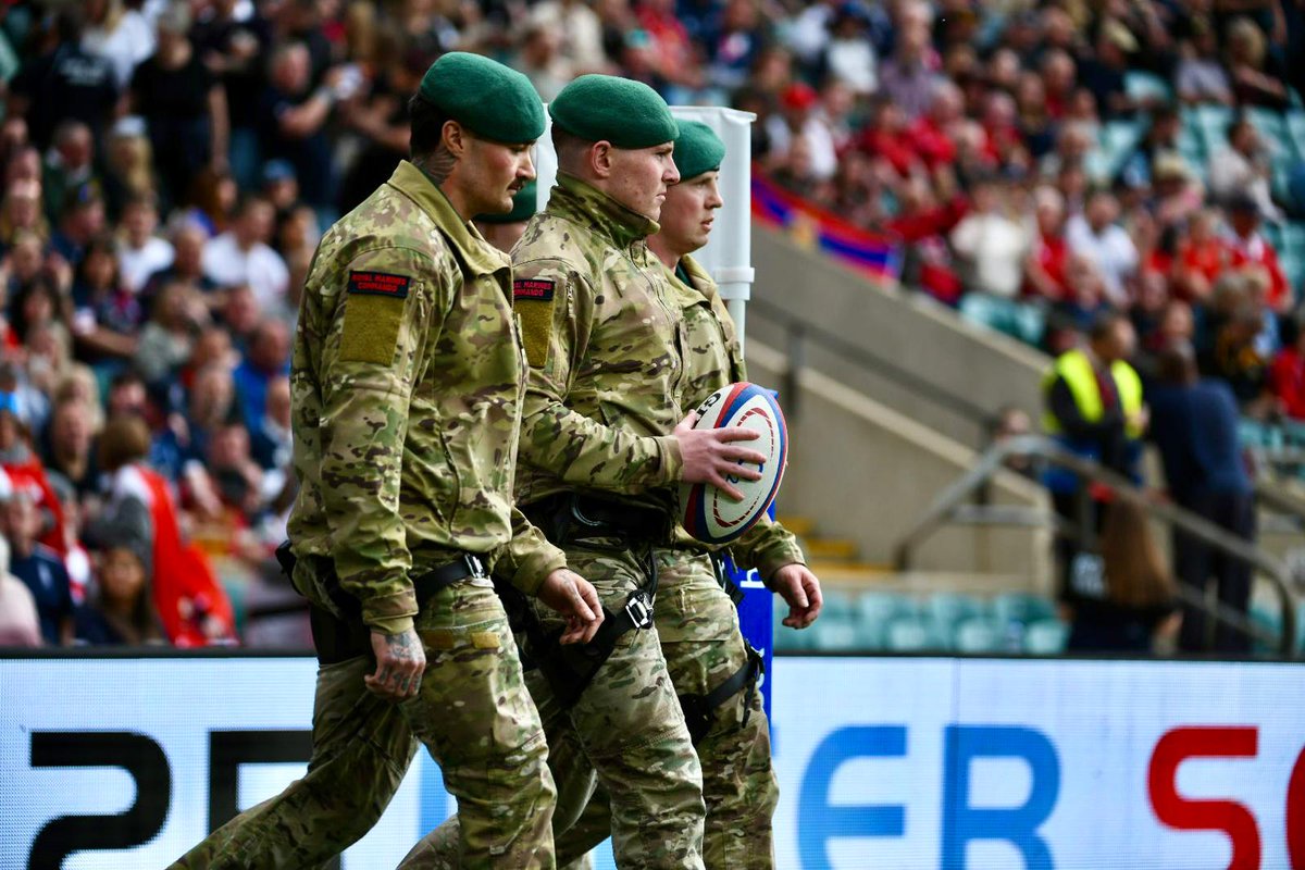 Ball delivered by @RoyalMarines display team. Lets go! #GoNavy #NavyRugby #NavyFit #Twickenham 📷 @CinnabarStudios