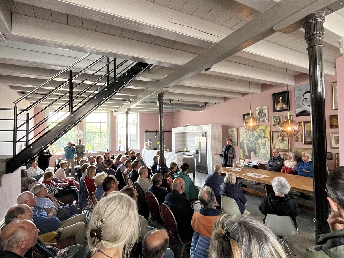 Grote belangstelling bij Open Joodse Huizen in Schoonhoven. Het verhaal van de Knokploeg Gelderse Vallei in de voormalige drukkerij van de Schoonhovense Courant. <a href="/openjoodseHZ/">Open Joodse Huizen</a> #openjoodsehuizen