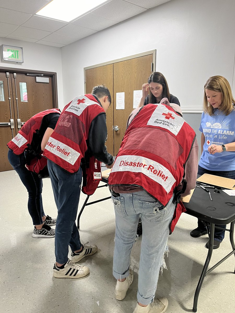 We are getting ready to Sound the Alarm for a second day in Indianapolis’ Far Eastside neighborhood! Thank you to our volunteers and partners for helping us keep residents safe! #EndHomeFires