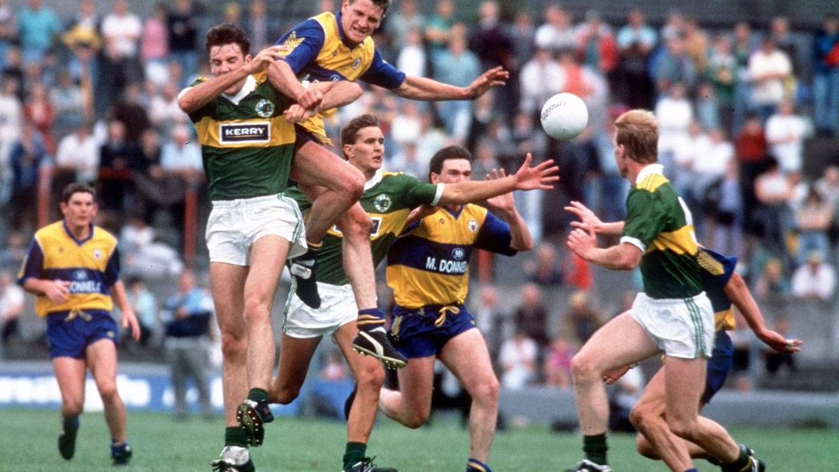 With @Kerry_Official facing @GaaClare in Ennis tomorrow for this year's @MunsterGAA football final, let's take a look back at that famous day back in 1992 when the Banner toppled the mighty Kingdom at the @LITgaelicground . @officialgaa @CrokePark