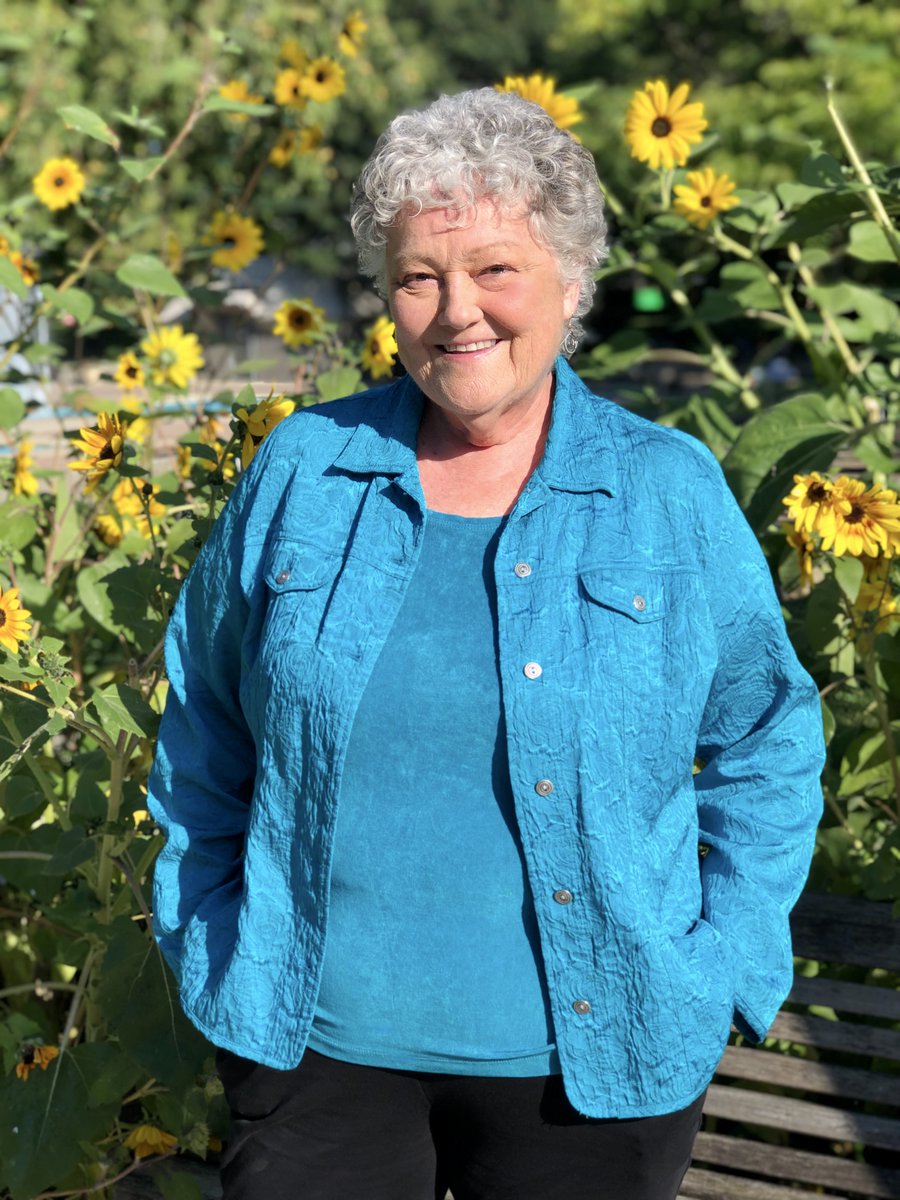 Take mediumship beyond communicating with the deceased.
Guided by intuitive medium Tina M. Zion, you learn to become a healer for the deceased as well as the living. 

Learn more: eomega.org/workshops/beco…

#medium #tinazion #mediumship