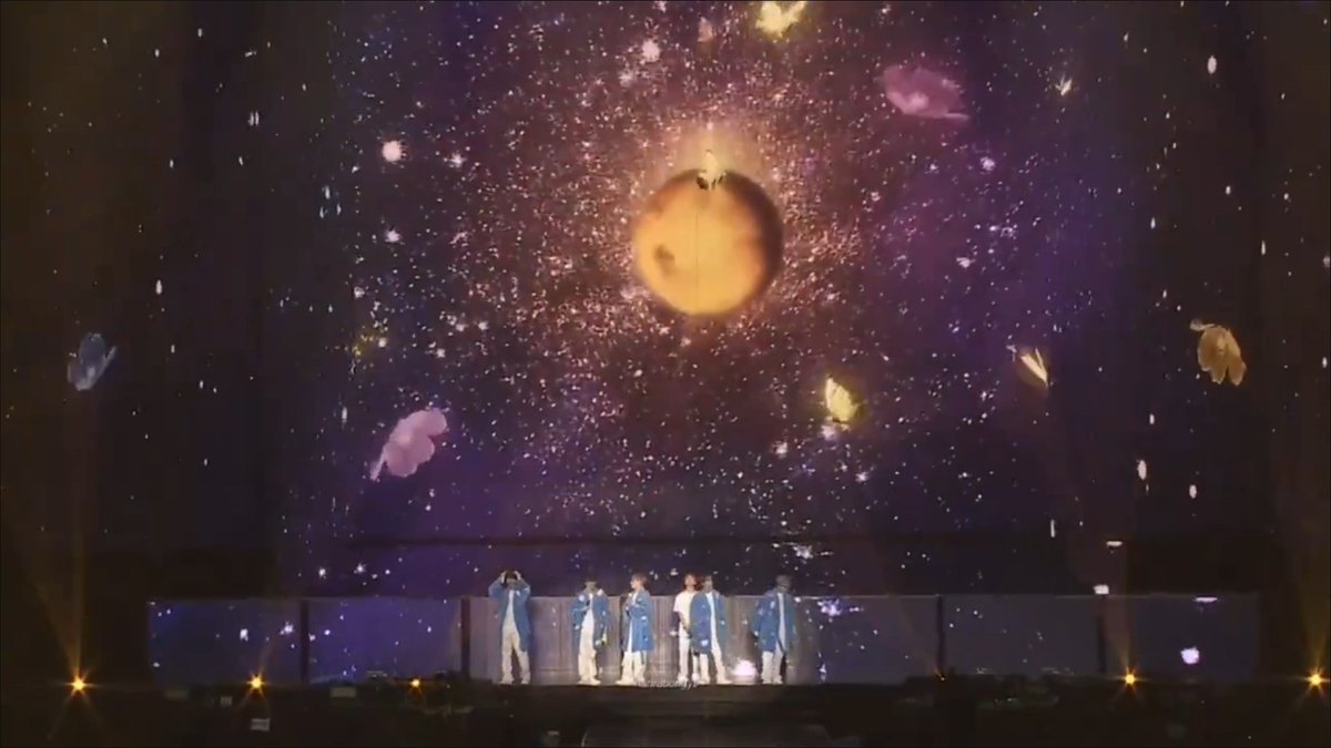 renjuniejunjun's tweet image. Chenle: "Renjun come back soon let's go perform together "
Jeno: "Renjun come anytime okay? We will wait for you"
Mark: "Renjun is here on my shoulders "
Haechan: "I love you Renjun"

Renjun you are so loved 🥹💛