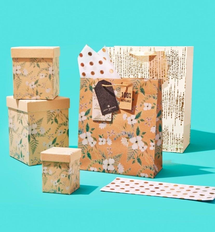 Wrapping gifts got you in a twist? Card Factory have got you covered! 🎁

Let's untangle the mess with our fabulous gifting essentials that are guaranteed to turn you into a gift-giving pro in no time! 🙌

Available in-store via the @cardfactoryplc 

#cardfactory #GiftGiving