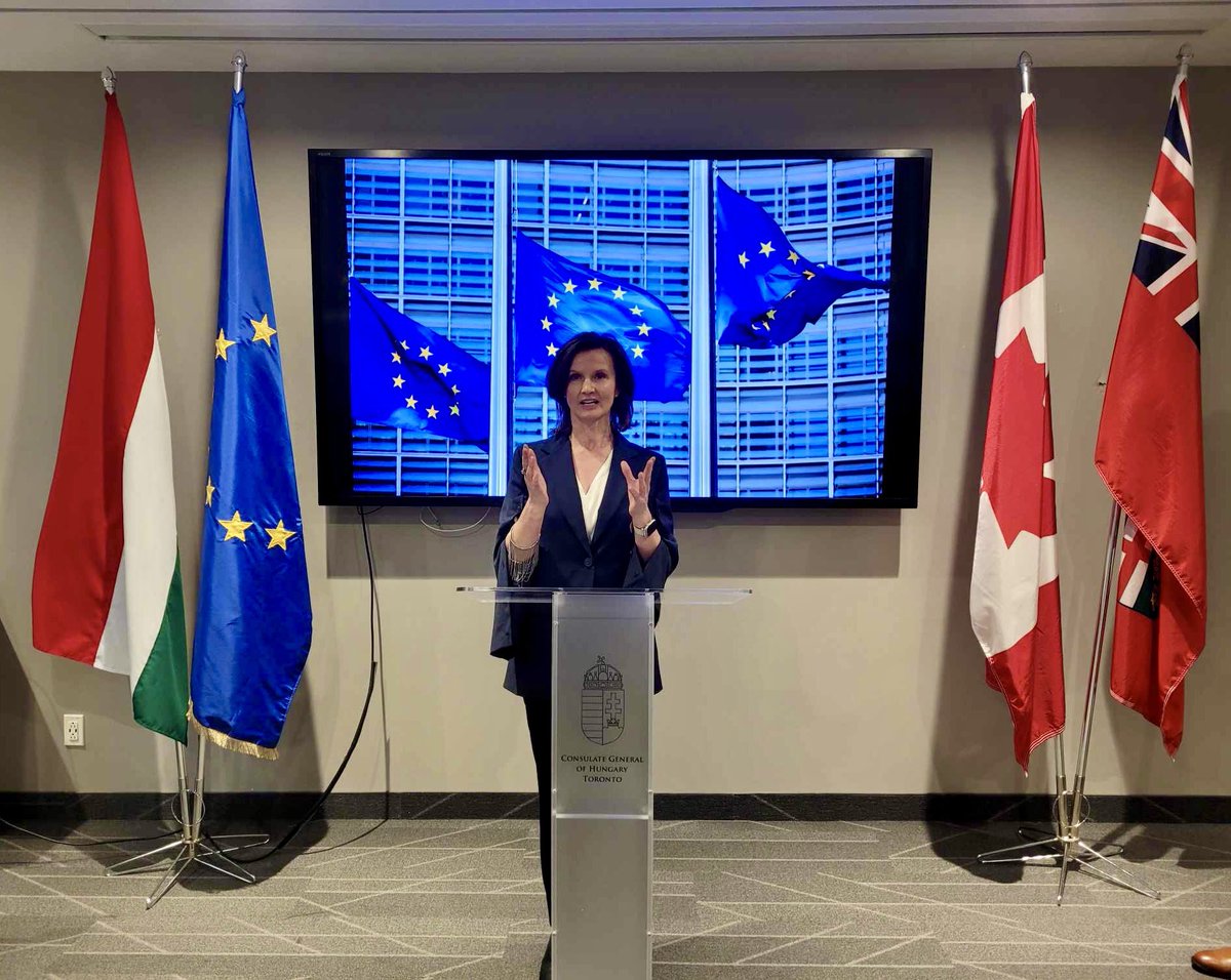 Hungary_Toronto's tweet image. 60 students joined a Model EU simulation, deepening their understanding of EU operations. Inspiring speeches were given by @EUAmbCanada Melita Gabric, Brian Glynn and Mate Igaz, . Thanks to all EU consulate leaders for their support. #ModelEU #EUinToronto 🇪🇺🇨🇦