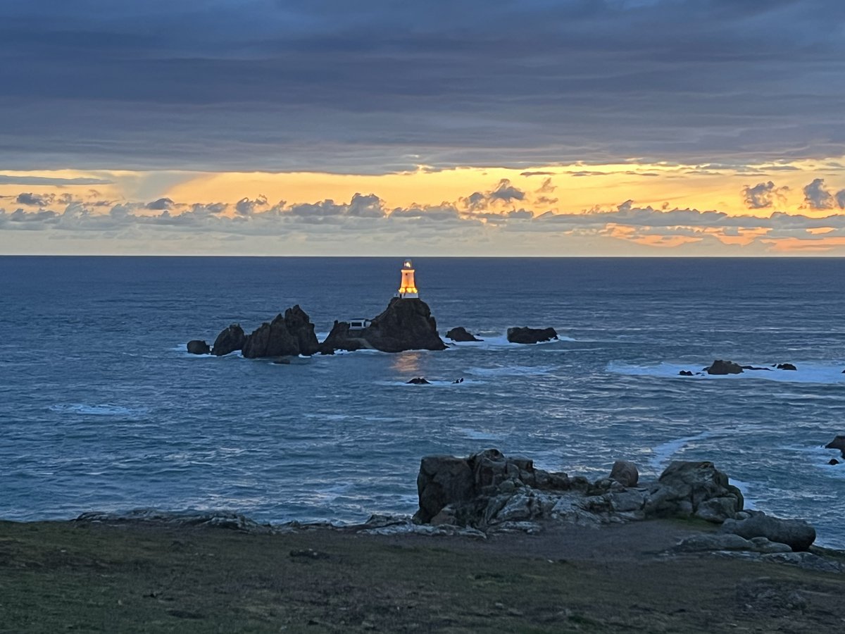 Another Corbière lighthouse photo #JerseyCI 🇯🇪