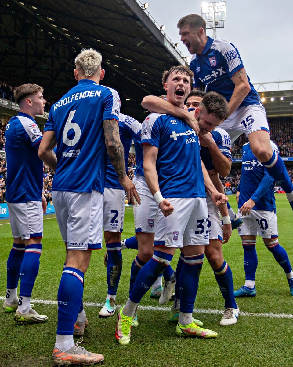 Ipswich está de volta à Premier League, 22 anos depois, após duas subidas consecutivas!