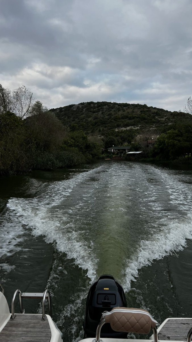 Karardı bulutlar, birazdan yagmur yağar gibi ve yagmur ihtimallerin en guzeli🌧️