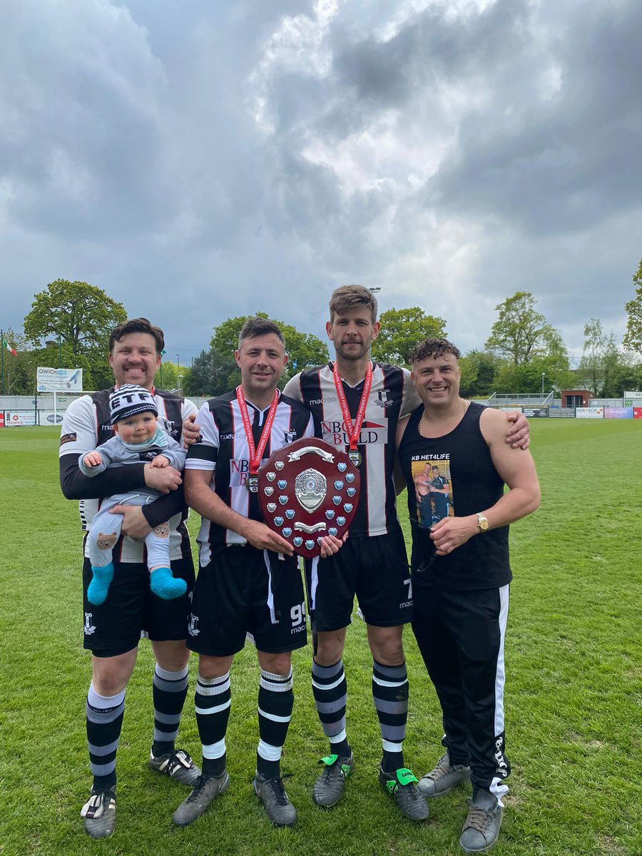 4 men having a over a 20-30 year relationship with Hedge End Town FC. 
Hard work pays off 🙌⚫️⚪️🔴🦔🏆. 

#hedgedgeendtownfc #hedgeendtown #het4life #shieldwinners #theshowmustgoon