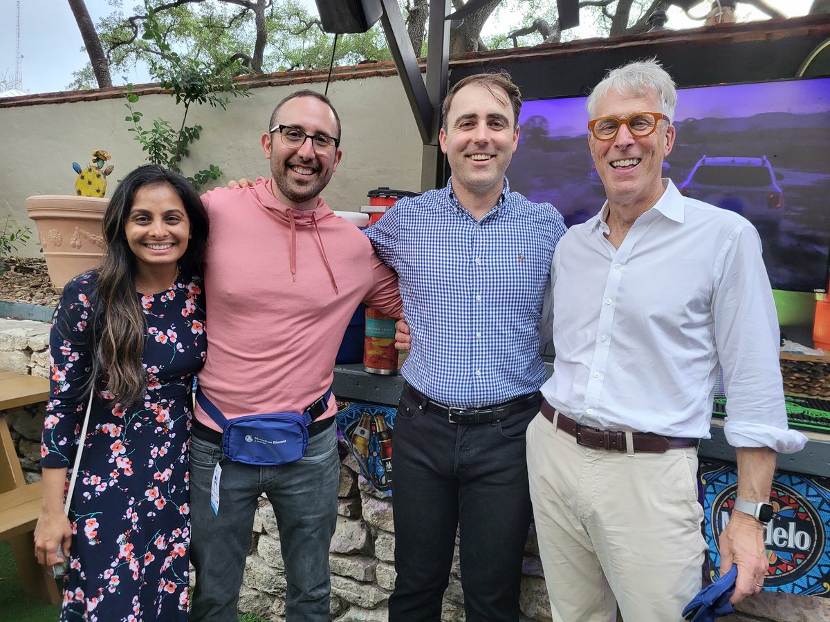 MontefioreUro's tweet image. Wonderful to see graduates of @MontefioreUro and @EinsteinMed, current faculty, and friends at #AUA24