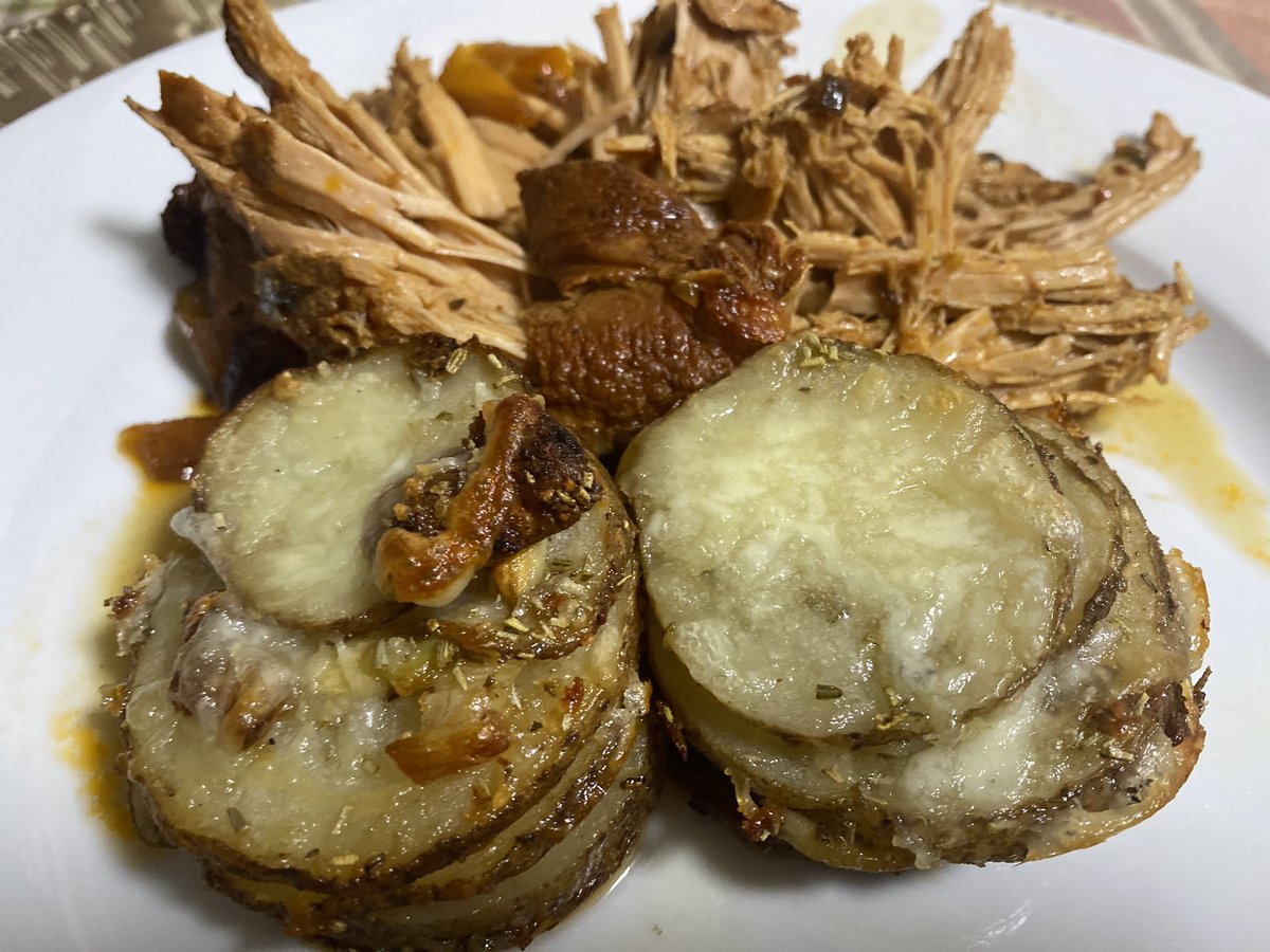 Dinner last night was nothing short of fabulous! Sweet and spicy pork with peppers & onions; for the first time, we made cheesy, crispy potato stacks! So good! 🙌🏻🤩

#potato #pork #peppers #sweetbabyrays #cheesy #delicious #easymeals #yummy