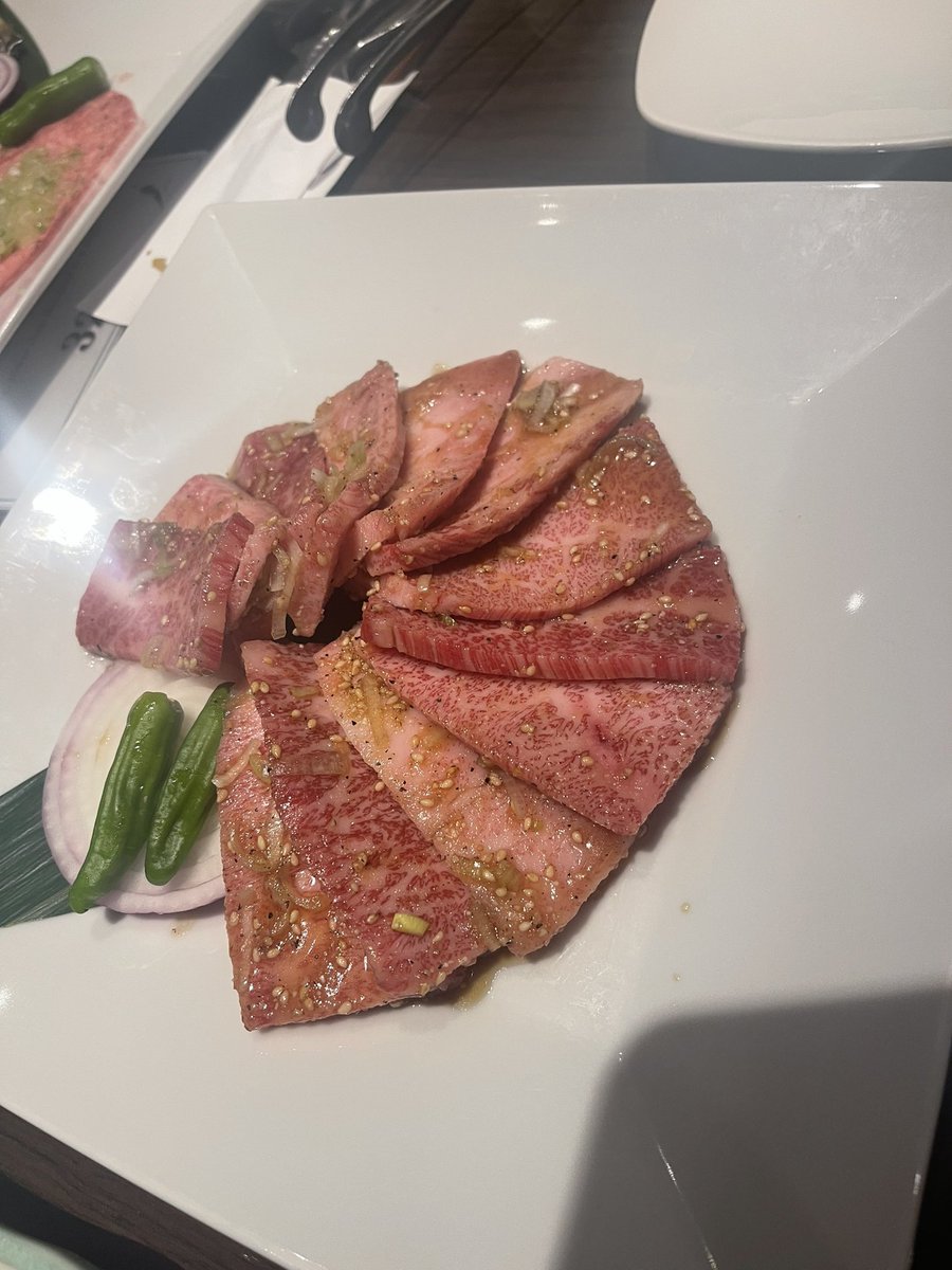 keikonakagawa99's tweet photo. 翔子誕生日前祝い

明日昼の部、夜の部沢山唄うから
本人の希望で焼肉！

美味しい、美味しいと沢山食べ���ました！

明日のバースデーライブはバッチリ！ https://t.co/CpfFC4QJ6c