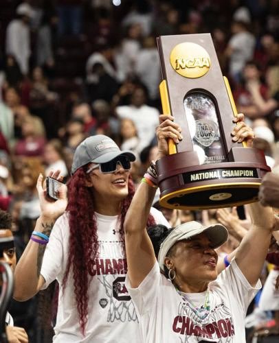 Happy Birthday to the GOAT herself @dawnstaley! May your day be as legendary as you are! Love you coach ❤️🥳