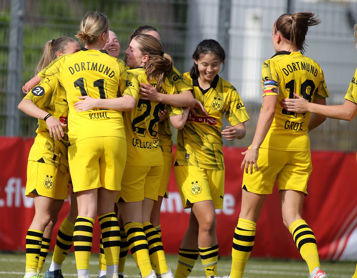 Borussia Dortmunds #BVB Frauen gewinnt den Fußball-Kreispokal Dortmund gegen SV Berghofen mit 1:0. (01.05.2024)