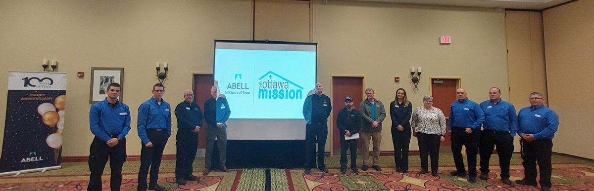 Thank you Abell Pest Control! The Ottawa Abell branch is one of our longtime partner's! For their 100th anniversary celebration they donated hundreds of new towels for our clients. Thank you, Abell & Jeff, Francine & Daniel for your dedicated support in helping those in need. 💙