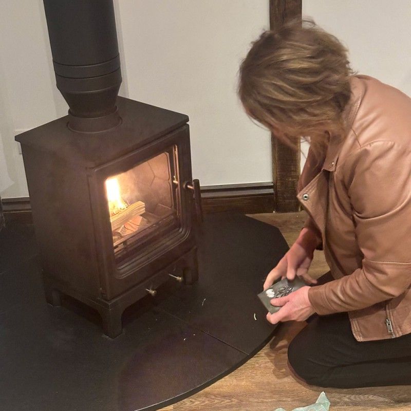Ecosy+ Rock CD 5kW Defra Approved - Ecodesign Cast Iron Woodburning Stove 
⭐ ⭐ ⭐ ⭐ ⭐ 
'Ordering process was simple. Confirmation clear and concise. We could choose a delivery date, which was important as we didn’t want it to arrive too early. Stove is great'
 -- Ian Luckett