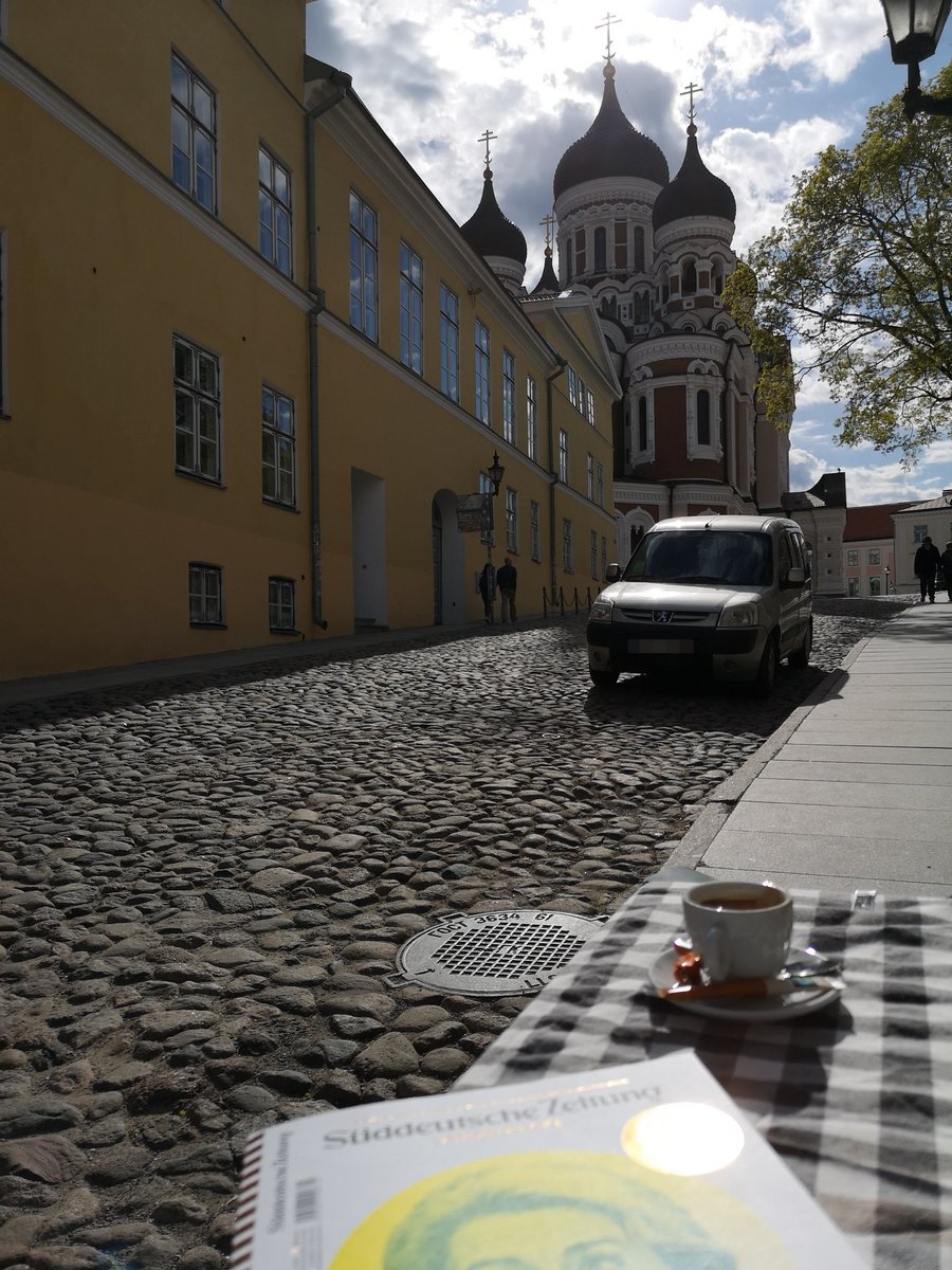 Enjoying a lazy Tallinn Saturday, catching up with @SZ.