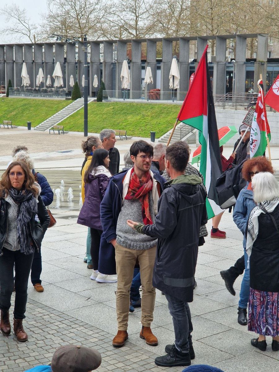 À #Brest cet après-midi, place de la Liberté pour demander le cessez-le-feu à Gaza. #UnionPopulaire
