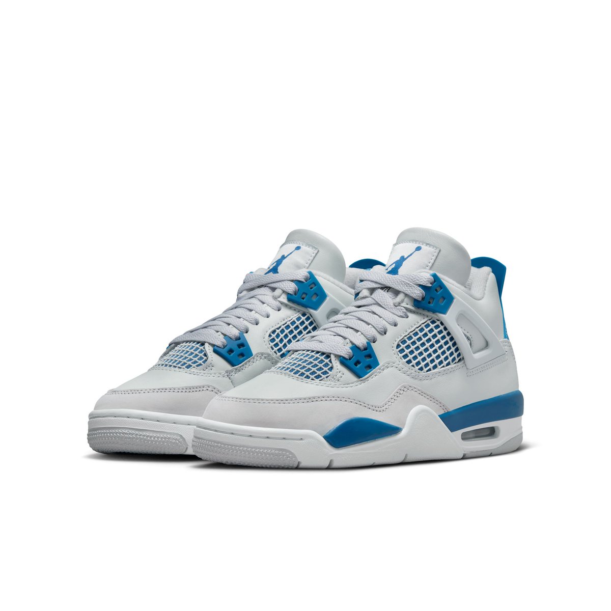 Some sizes of the Jordan 4 Military Blue are available on our online store. Men's - soleplayatl.com/products/mens-… Women's - soleplayatl.com/products/big-k…