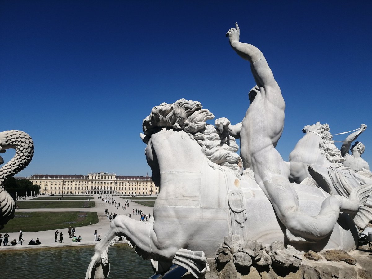 Celebrating my first month in Vienna with a day reading on the balcony. Photo from last week at Schönbrunn, since all my photos from today are of my balcony pigeons and terrible sunburn.
