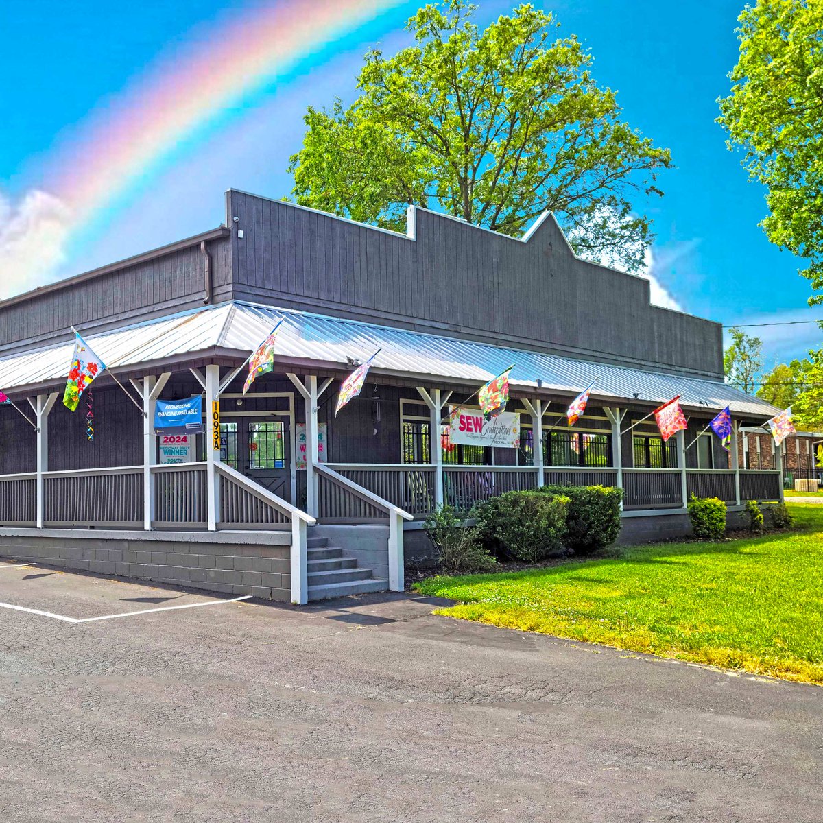 SewEndipitous's tweet image. It is going to be cloudy and rainy all weekend they say!  So . . . we decided to make our own happy rainbow!  What are you going to create this weekend?

#DIYrainbow #colorfulcrafts #rainbowproject #craftyvibes #creativecolors #quiltlove #fabricfun #sewinghappiness #quiltshop ...