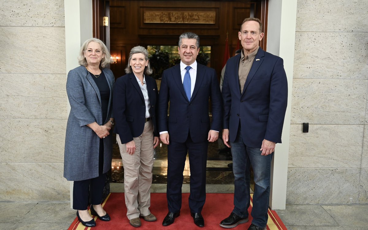 Pleased to receive Senators @SenTedBuddNC and @SenJoniErnst in Erbil. I thanked them for US support to the Peshmerga and our strengthening ties. We agreed on the need to protect KRI’s constitutional rights, and ensuring the right and fair conditions for the upcoming elections.