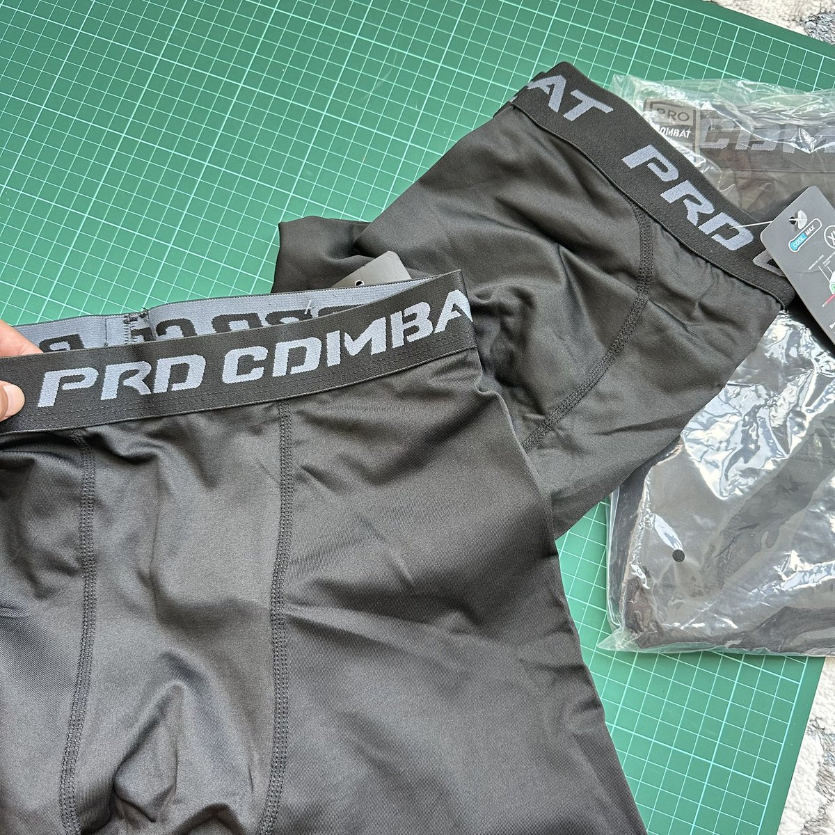 Chef's kiss! Lepas ni dah tak payah cari compression pants lain dah. Pro combat the best. Selesa nak mampos.