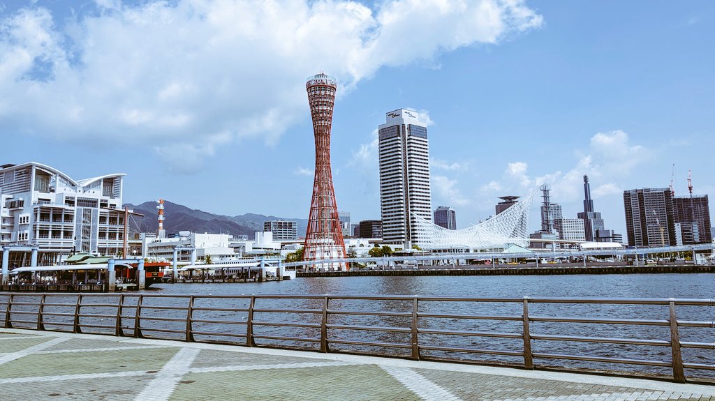 ポートタワーは4/26にリニューアル・オープンしました！営業時間も延長していますので神戸かわさき11開催時には夜景もお楽しみいただけそうです！ 工事中のネットも外され見慣れた光景が戻ってきました！