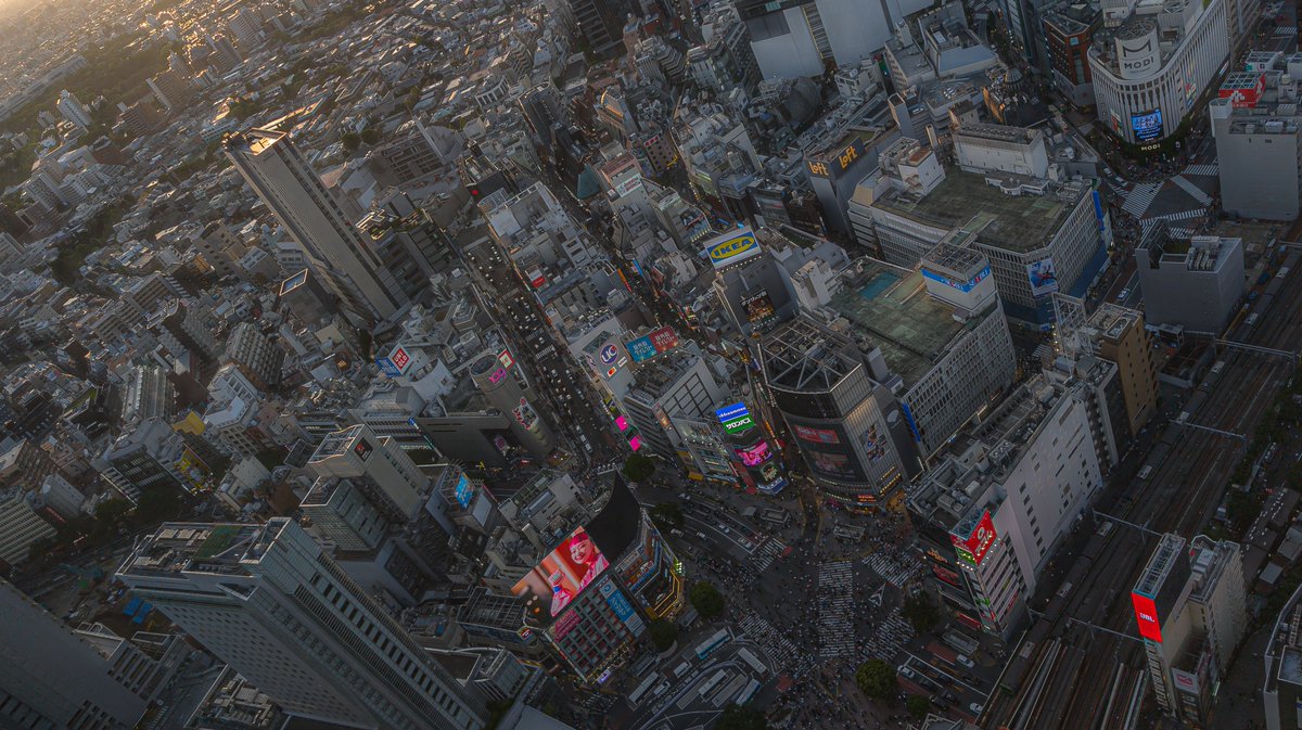 『#渋谷スカイ から』

GooglePixel8…なんか一眼 x 35mmで風景撮らなくてもこれでいいのかなって思えてきちゃった。。すごいね。。

#GooglePixel #Pixelで撮影 
#黒水雪那が撮る風景
#スナップ写真
#東京カメラ部
#tokyocameraclub