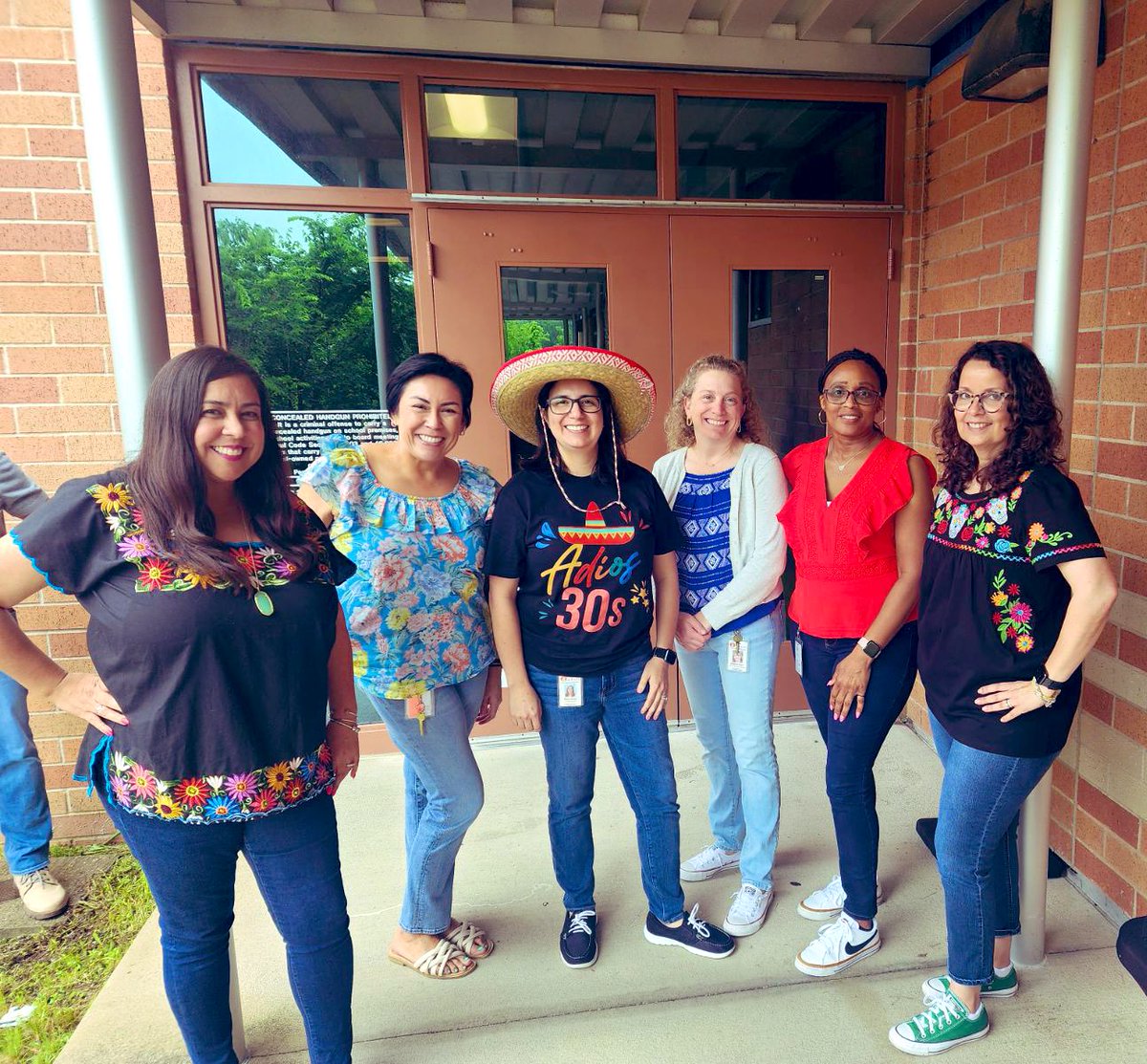 Thank you to the most talented group of parents/PTA board for celebrating <a href="/gtprincipal186/">Briana Garcia</a>’s birthday &amp; kicking off Teacher Appreciation Week with a delicious “taquiza” yesterday! 🎉🌮🪅