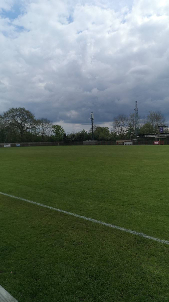 Pitch in great condition here. @shepherdsbushfc v @StonewallFC