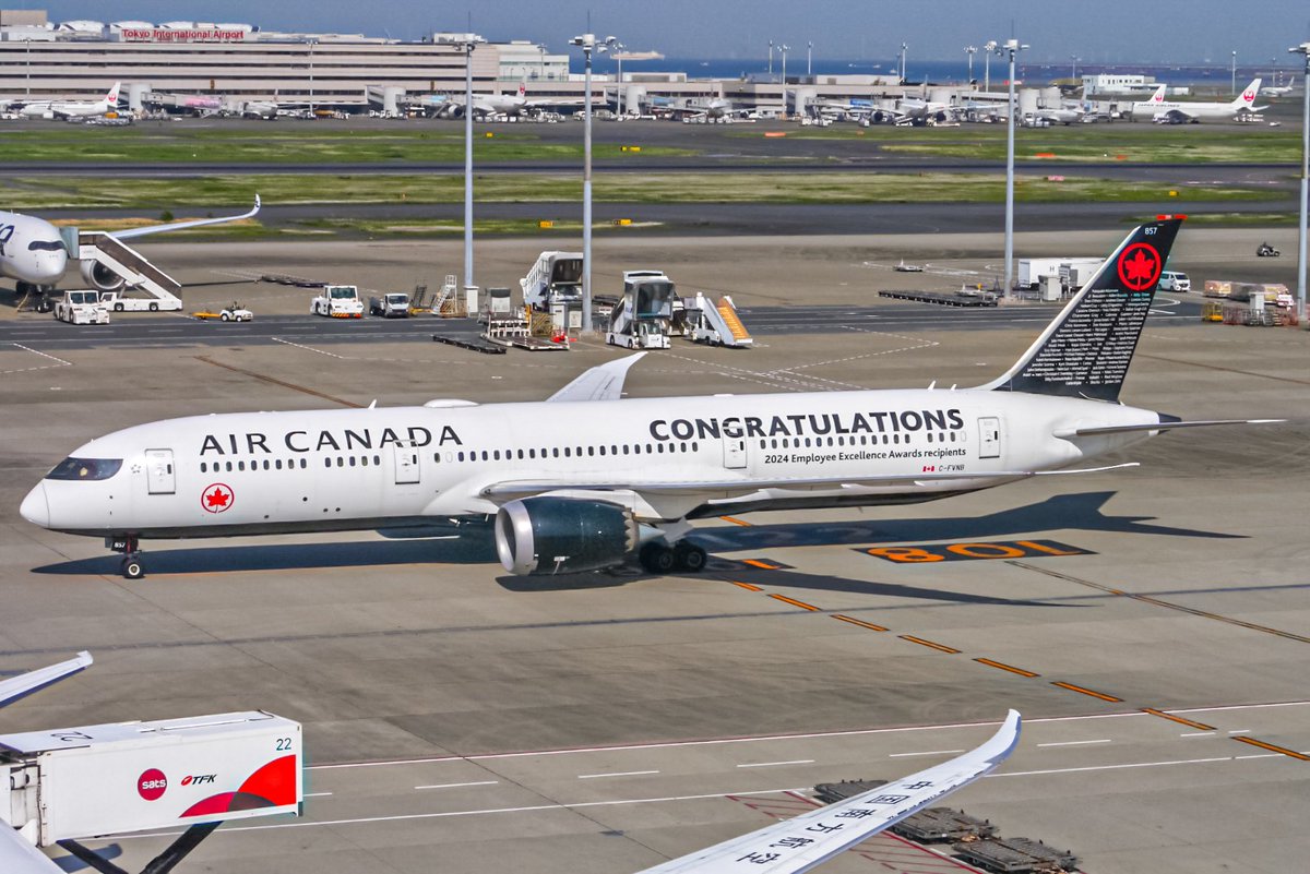 May 4,2024   Haneda Airport
Air Canada (Congratulations Livery)
Boeing 787-9 [C-FVNB]
撮影機会が少ないエアカナダですが、早速スペマをゲットできました