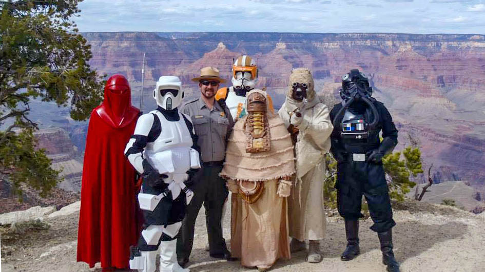You'll never know who you may encounter at the Grand Canyon! 

For a list of what is open this weekend, and the hours of operation visit > go.nps.gov/C19 (61188)

NPS photo/E. Whittaker

#MayThe4thBeWithYou #GrandCanyon #Arizona #ArizonaLife