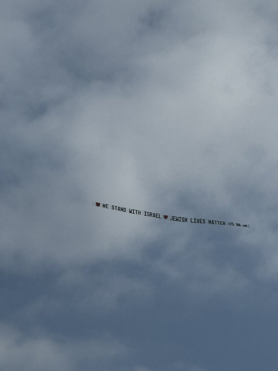 Plane flying above Michigan Stadium @UMich Commencement 🇮🇱🇮🇱🇺🇸🇺🇸