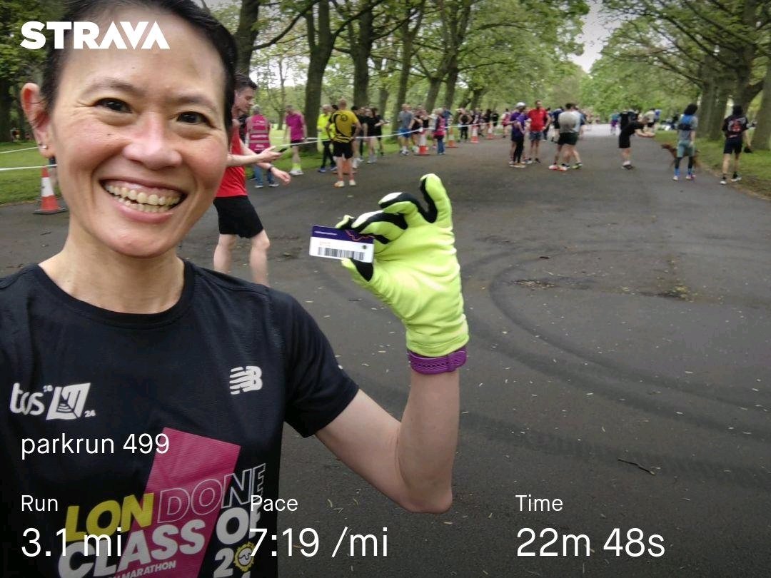 Bumped into others @WHMparkrun who also ran #LondonMarathon, well done all! I had a great time, thank you for the opportunity to raise funds for #parkrun 👉🏼justgiving.com/page/ailynforp… Today was parkrun 499 🥳Next week I celebrate my 12th parkrun birthday!🎂 #loveparkrun #ukrunchat