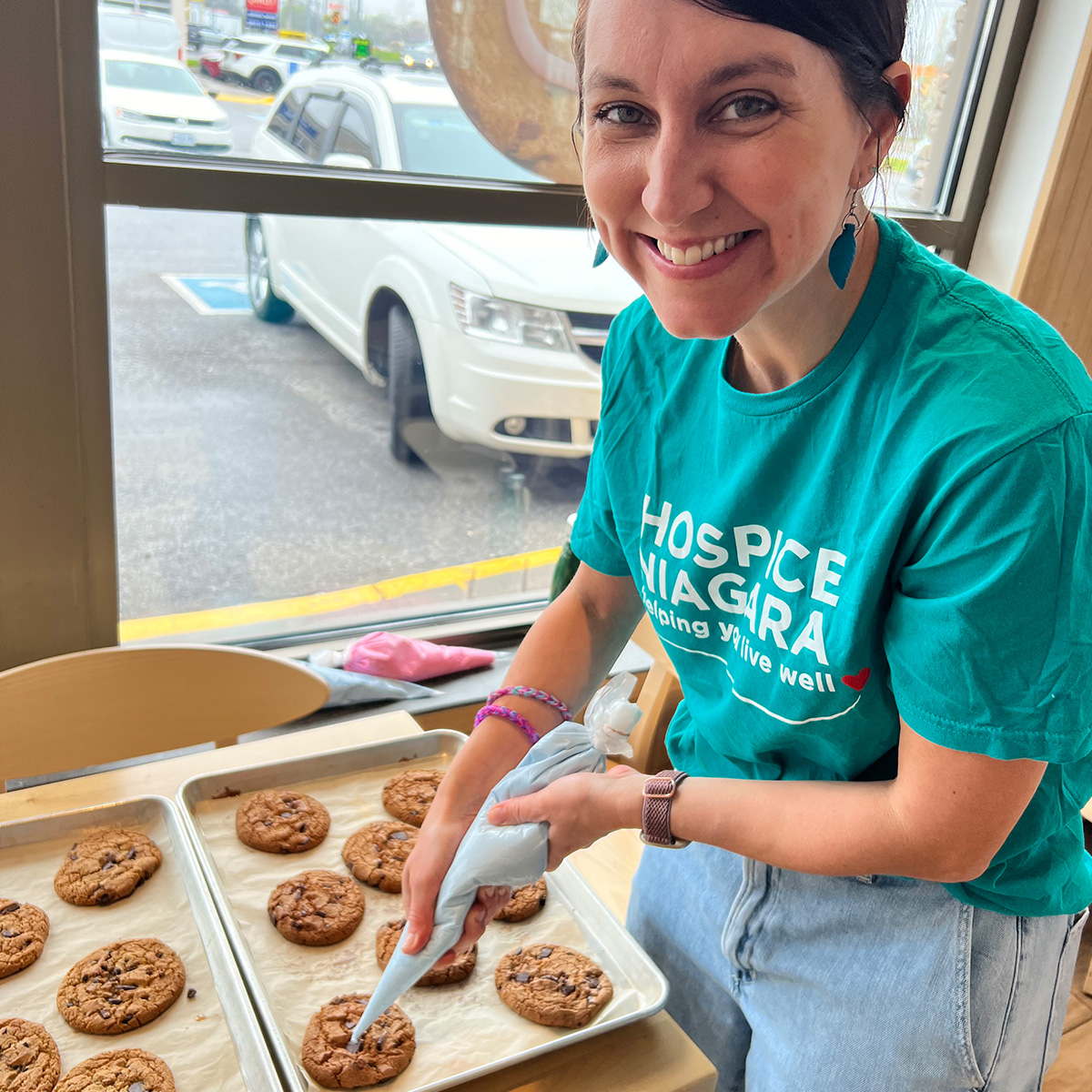 #SmileCookie ends TOMORROW! Swing by your local Tim Horton’s today in support of a great cause.

Visit the list of participating locations and fill out your pre-order form by visiting hospiceniagara.ca/smile

#SmileCookieWeek #HelpingYouLiveWell