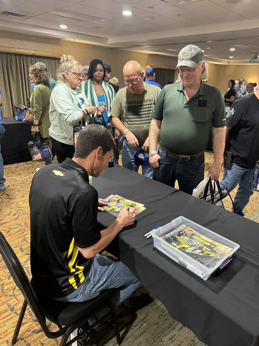 .@GrantEnfinger enjoyed hanging out with the Kansas Lottery guests last night! Driver Q&A and a signed hero card to start their race weekend @kansasspeedway 😎🏁 @NASCAR