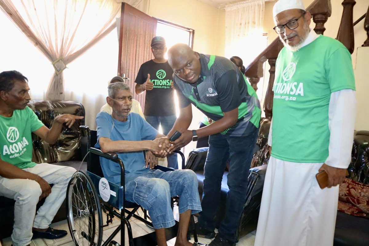 ActionSA Premier Candidate Zwakele Mncwango and members of ActionSA visited the Naidoo household in Chatsworth, where they generously donated a wheelchair to Mr. Sugandran Naidoo, an elderly individual coping with a respiratory condition. 💚

#ZwakeleMncwango4Premier #LetsFixKZN