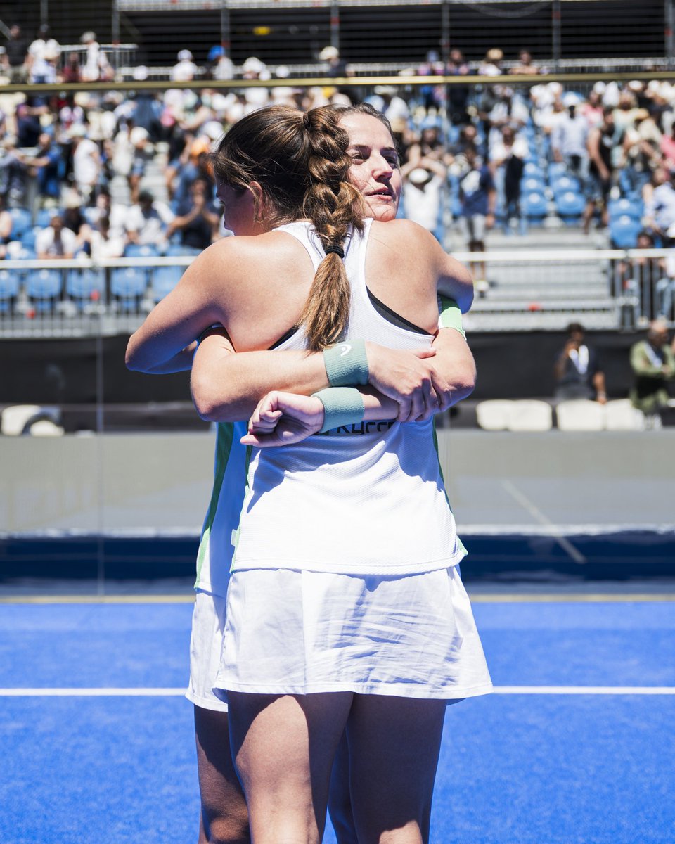 ¡La reacción de las primeras finalistas!

Ari Sánchez 🤜🏼🤛🏼 Paula Josemaría

<a href="/asanchezfallada/">Ari Sánchez</a> <a href="/PaulaJosemaria/">Paula Josemaría Martín</a> 

#SevillaPremierPadel #PadelStars