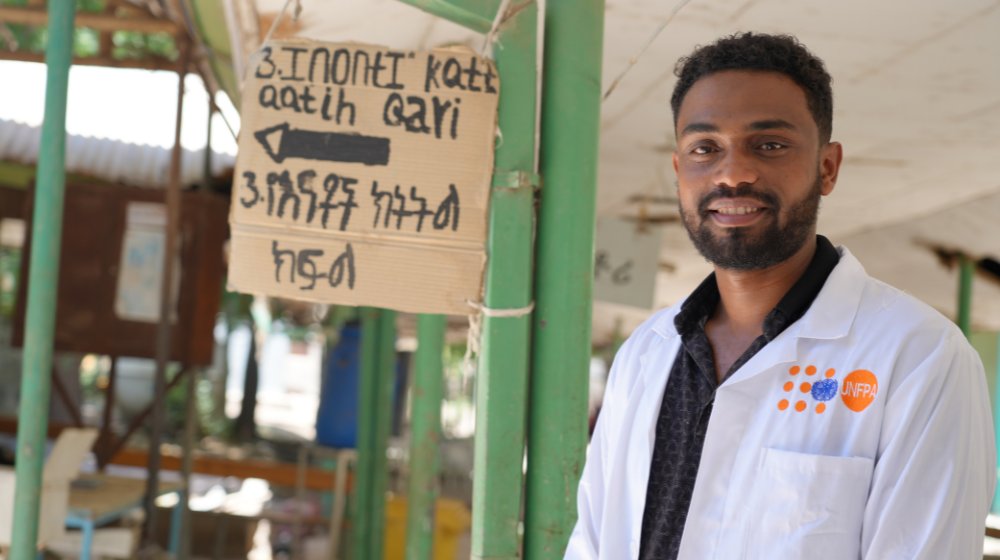 ''When crisis strikes, midwives are first on the scene, especially in remote communities. They know that babies arrive no matter a woman’s circumstances.'' Statement from @UNFPA Executive Director @Atayeshe on #InternationalDayOfTheMidwife 👉unf.pa/3Qv5P8Q @UNEthiopia