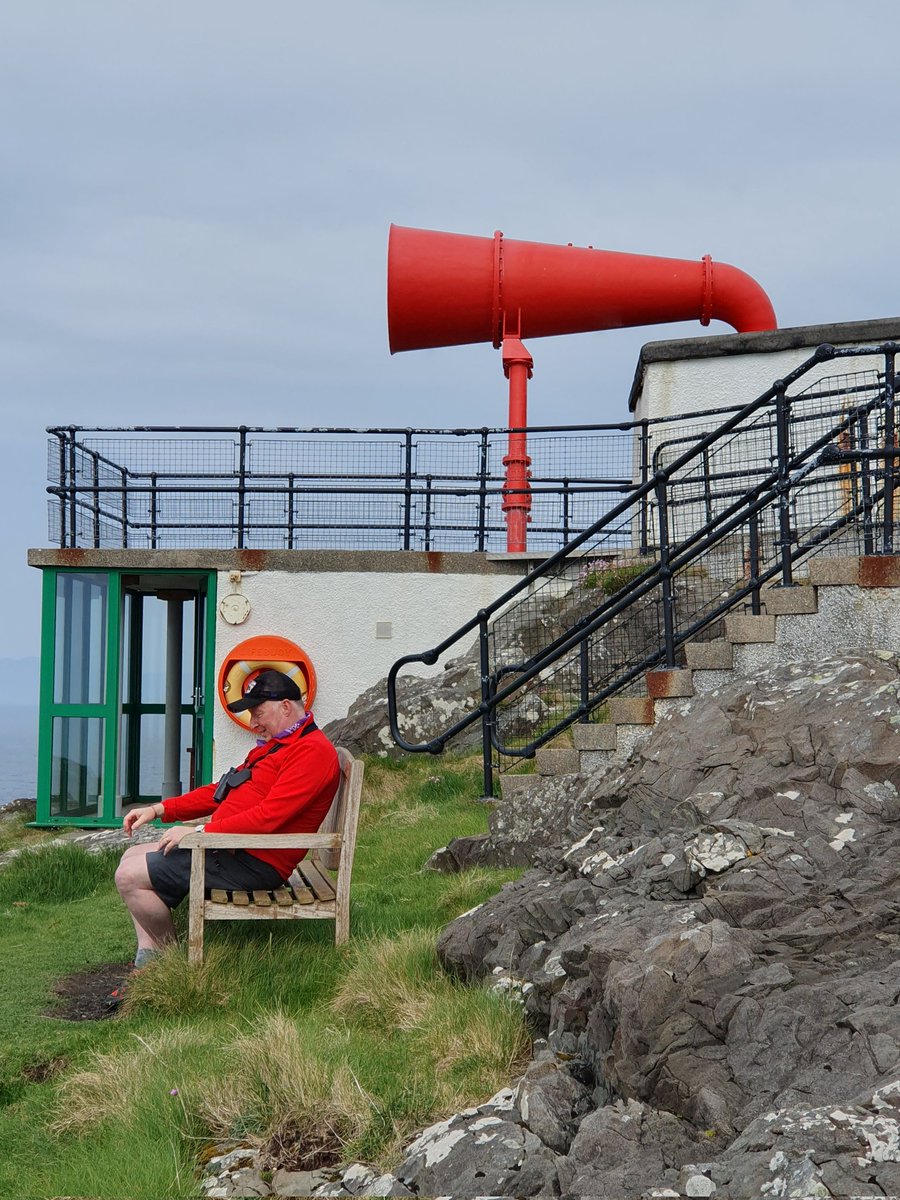 Co-ordinating stylishly with his surroundings @markyp599 #Ardnamurchan #FogHorn