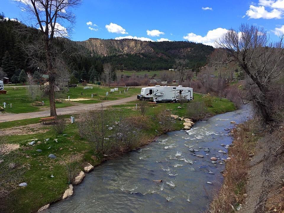 When you’re the first guest of the season & you have the entire park to yourself =|= heaven. #RVLifestyle #RVLiving #TravelAmerica #TravelUSA #Colorado #Camping #CampUSA