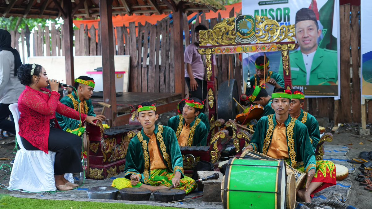 Pembukaan Ansor Go Green sebagai rangkaian Harlah 90 GP Ansor berlangsung khidmat digelar di Pantai Bangsring Under Water, Banyuwangi. Ditandai dengan penyerahan 90 ribu bibit secara simbolik oleh Ketum GP Ansor Sahabat @Adinjauharudin dan MenpanRB Sahabat @AzwarAnas_A3 kepada…