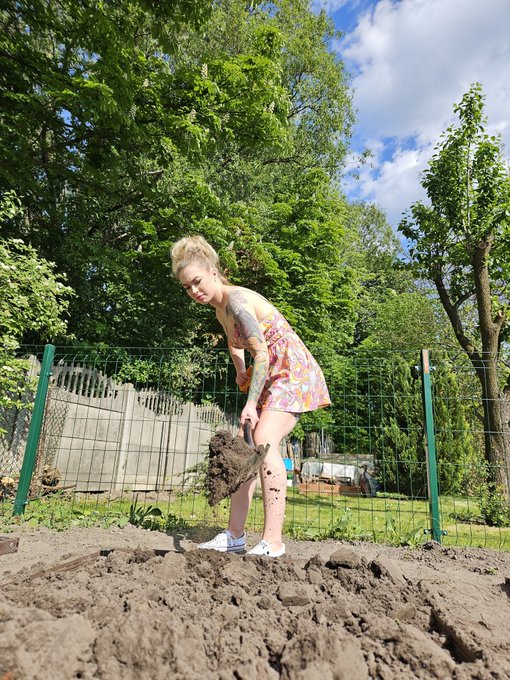 Aktywna maj&oacute;wka to jest to co lubię😊 za kilka tygodni będę stąd zbierać pomidory na przecier🍅🍅🍅 https://t<a href="/tag/famereborn"class="tags"><span>#famereborn</span></a>