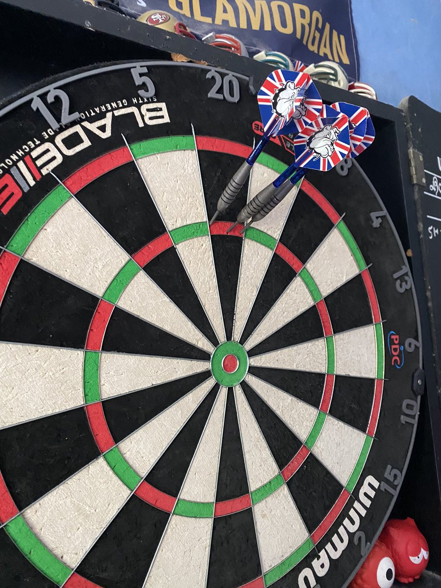Been hitting 180s for fun this afternoon

#Darts #LoveTheDarts